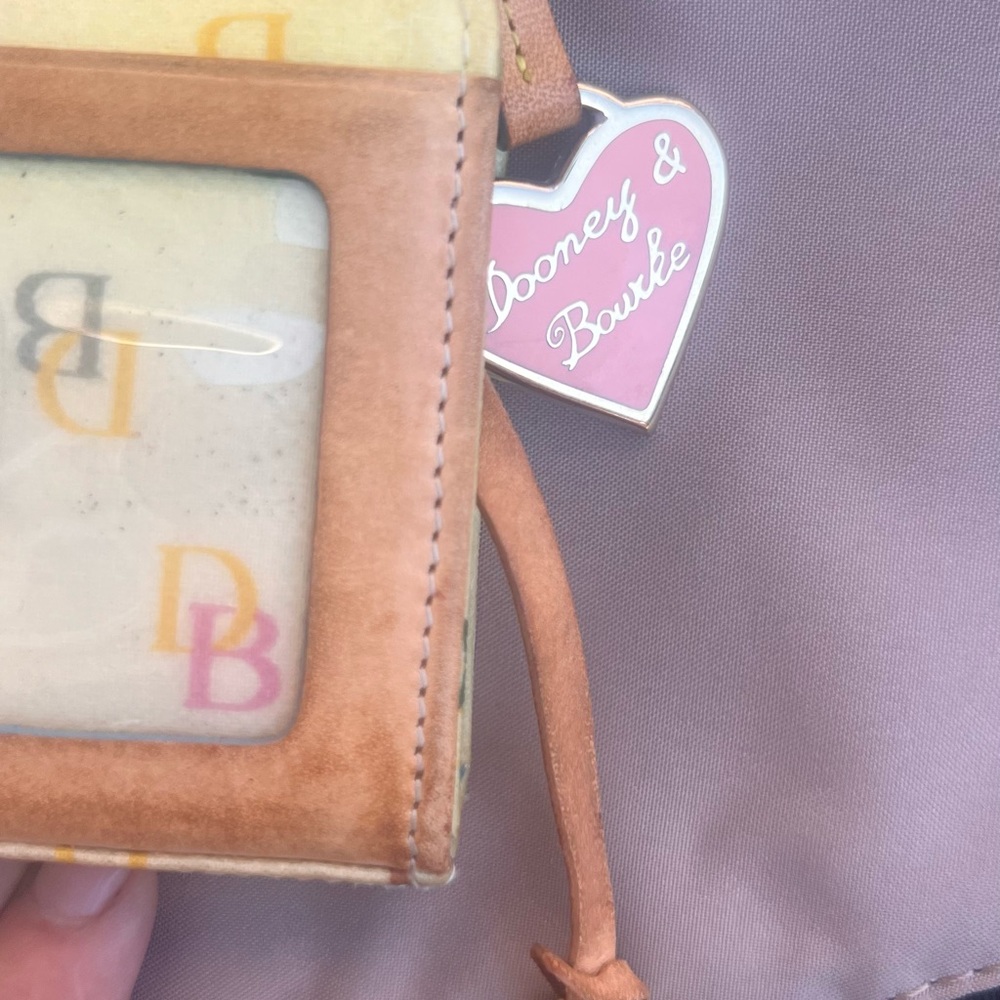 Dooney & Bourke